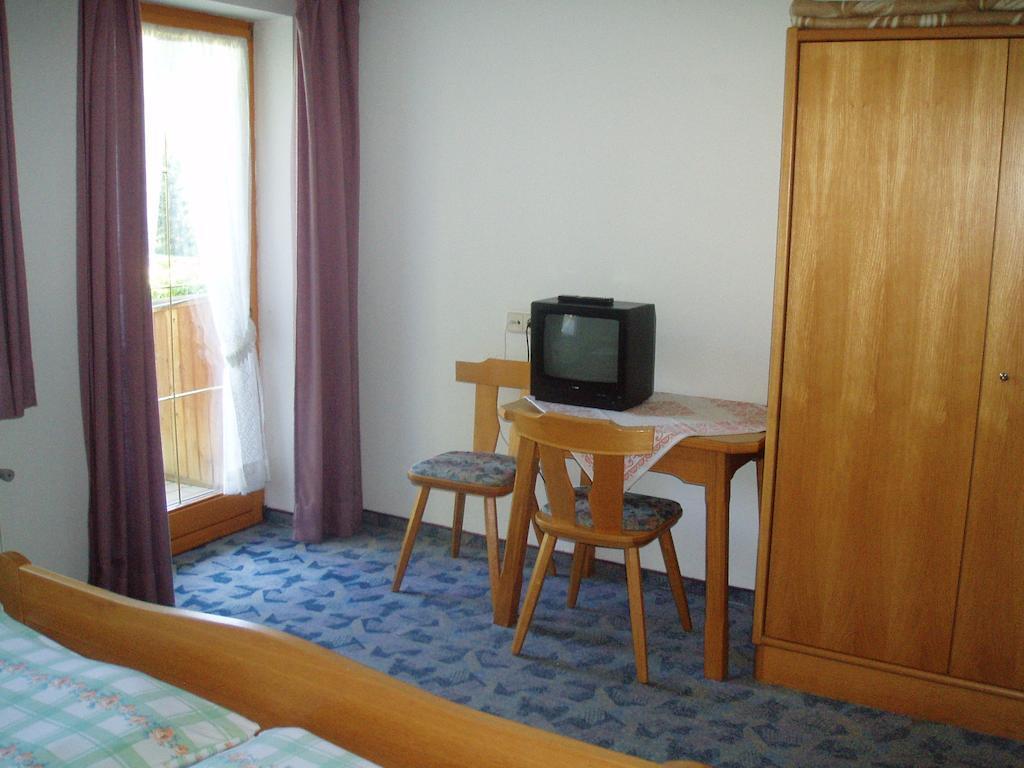 Appartement Pension Grasser Bad Kleinkirchheim Pokoj fotografie