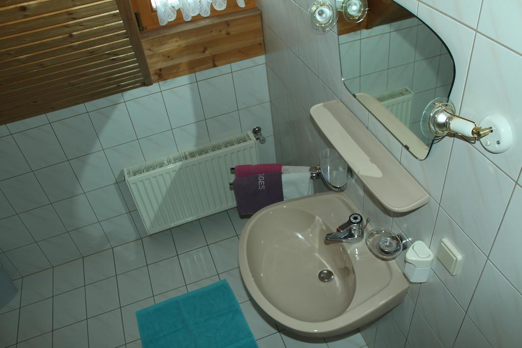 Appartement Pension Grasser Bad Kleinkirchheim Pokoj fotografie
