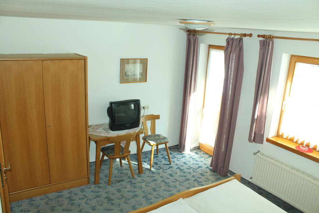 Appartement Pension Grasser Bad Kleinkirchheim Pokoj fotografie